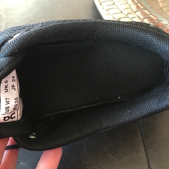 ON CLOUD WOMEN ALL BLACK RUNNING SHOES - Picture 10 of 11